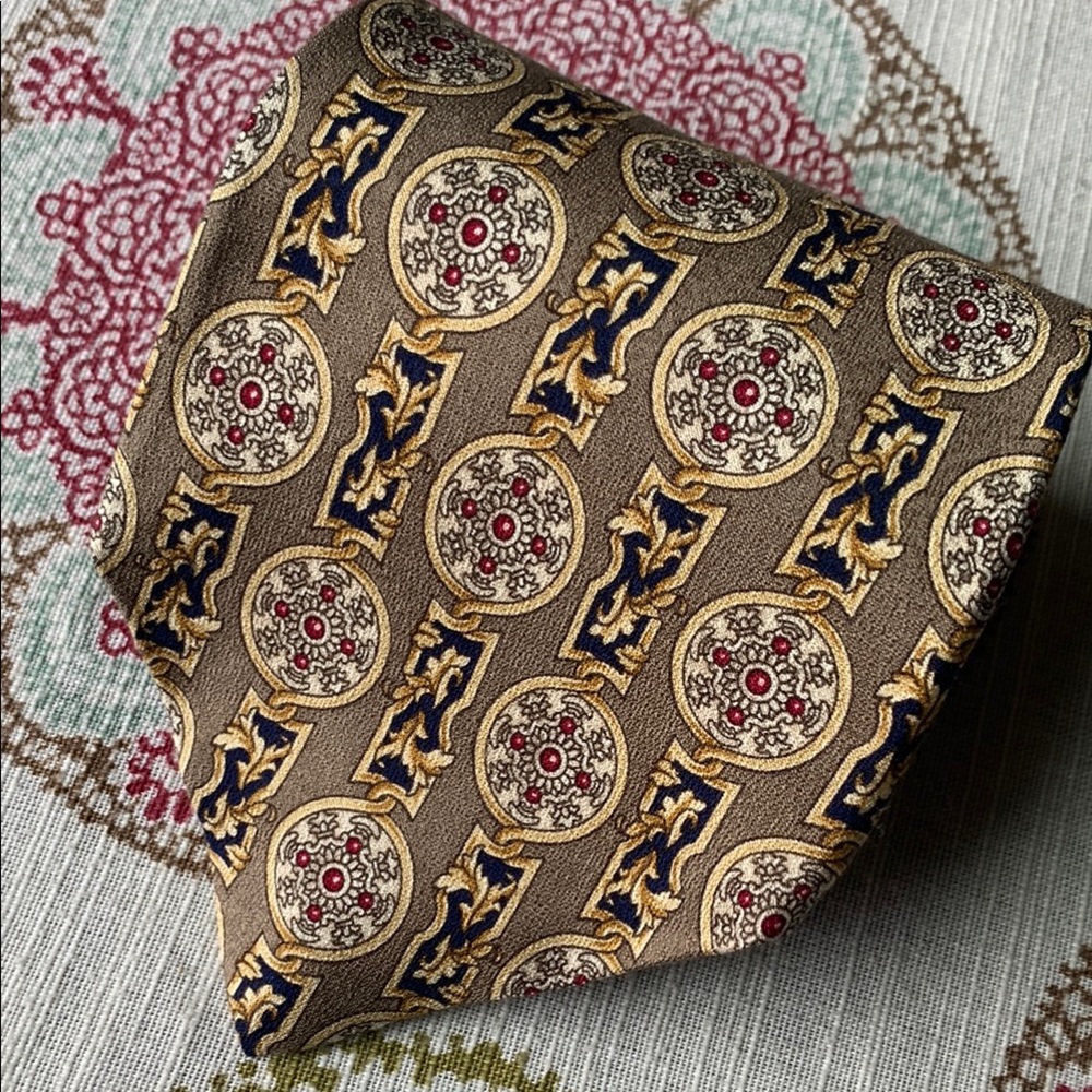 Metropolitan Museum of Art Masterworks Collection Patterned Men's Silk Tie